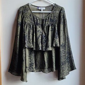 Jennifer Lopez Green/Black Reptile Print Ruffled Blouse Size Small